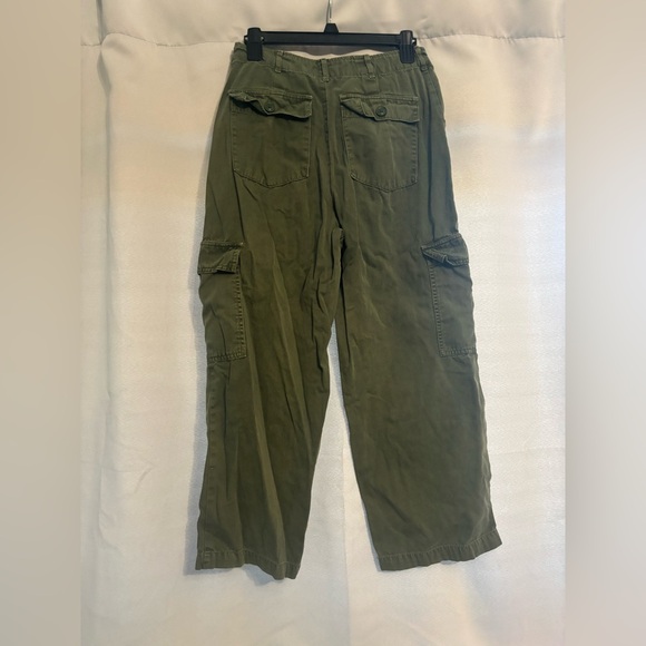 Universal Thread Green Cargo Pants Straight Leg - Picture 3 of 3